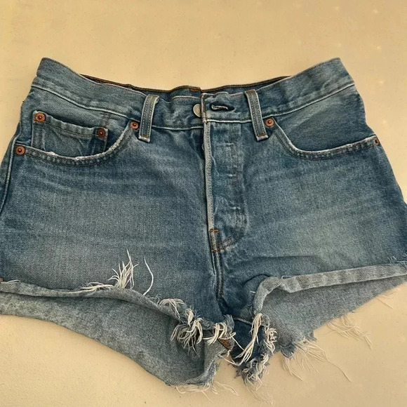 Levi’s - Picture 1 of 3